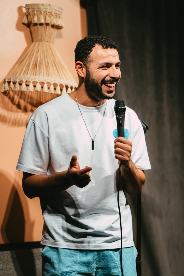 MALIK FARES SE MOUILLE